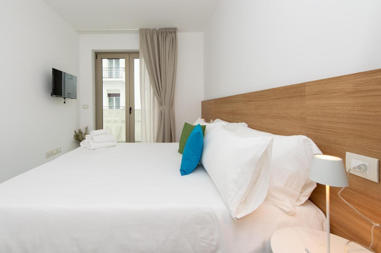 Ariston Teatro Luxury Aparthotel Grado Bagian luar foto