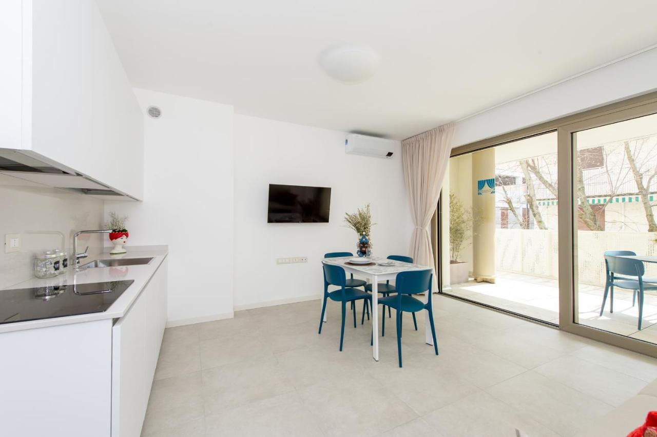 Ariston Teatro Luxury Aparthotel Grado Bagian luar foto