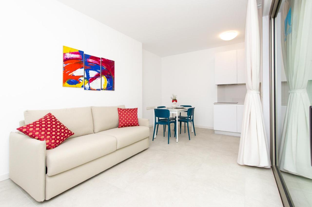 Ariston Teatro Luxury Aparthotel Grado Bagian luar foto