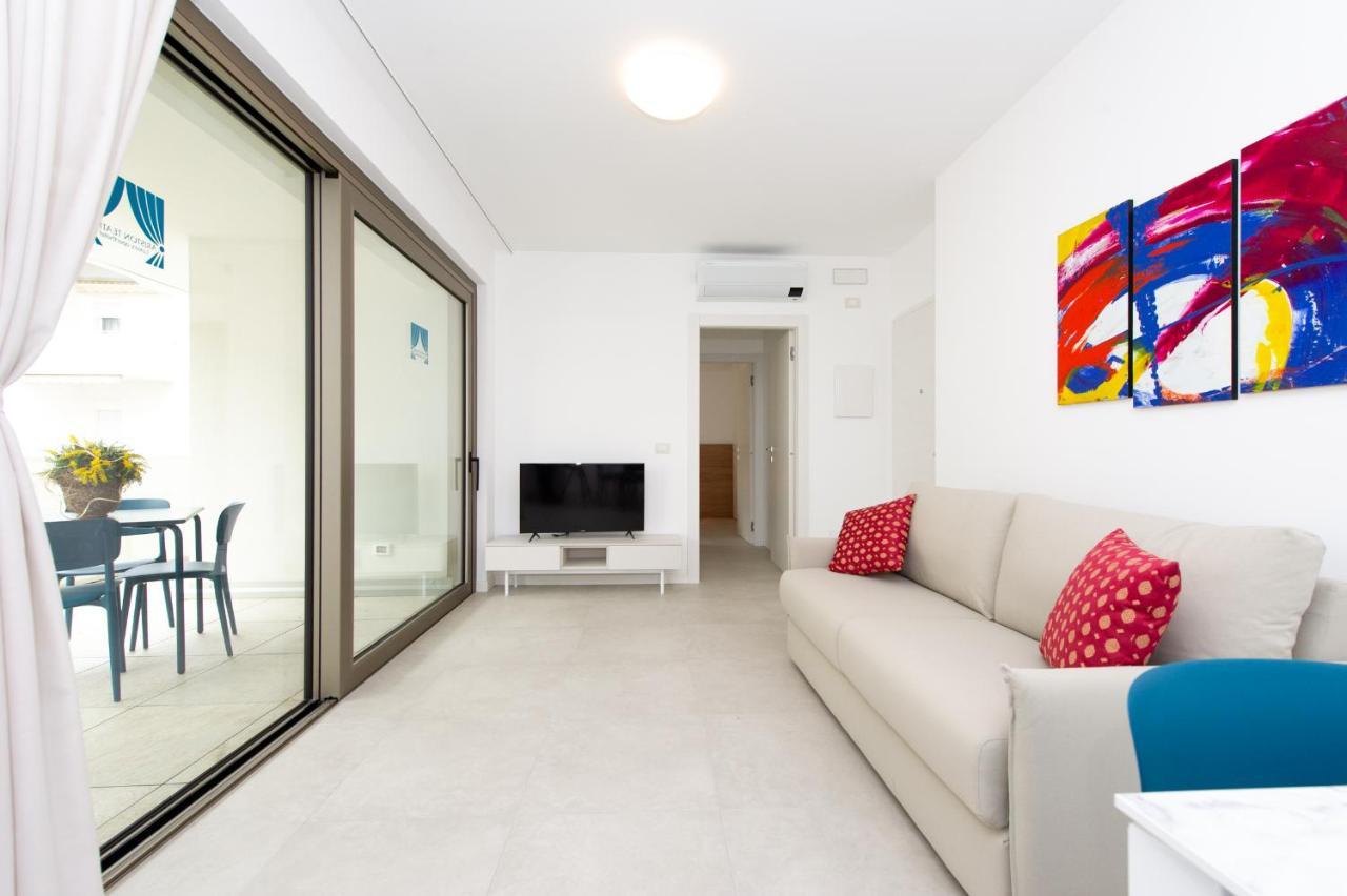 Ariston Teatro Luxury Aparthotel Grado Bagian luar foto