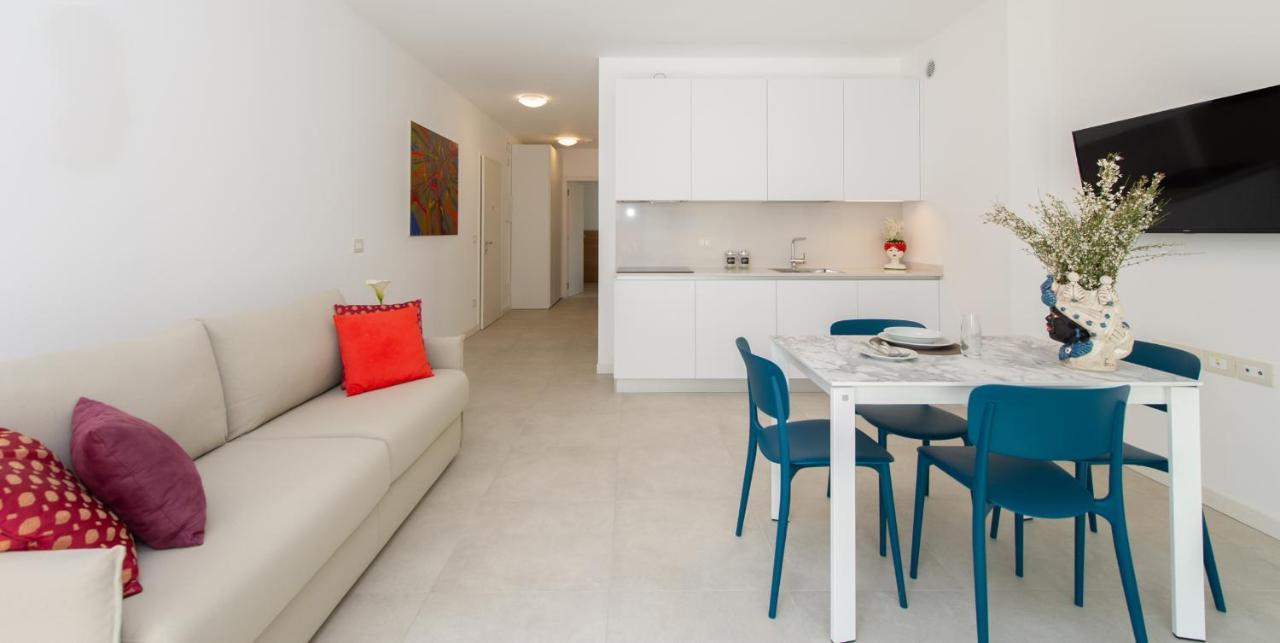 Ariston Teatro Luxury Aparthotel Grado Bagian luar foto